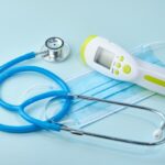 Bezpieczni seniorzy: Kluczowe porady na czasy oszustw