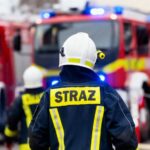 Niebezpieczne drzewo w Pietrzykowie: Strażacy w akcji!